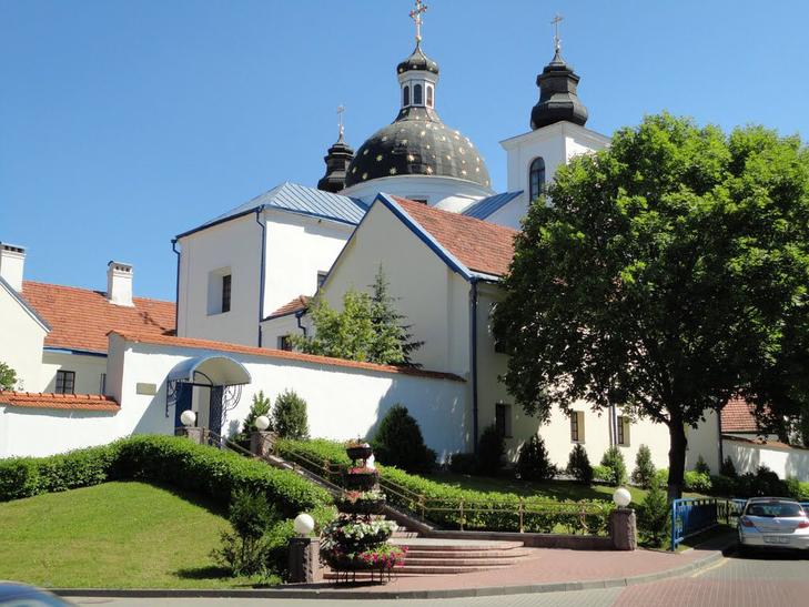 Монастырь базилианок: церковь Рождества Богородицы