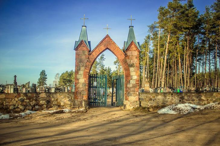 Кладбище католическое: брама (Ивенец)