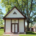 Костел св. Юрия: часовня (Полонечка), май 2012