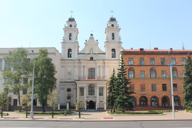 Монастырь иезуитов: Костел Девы Марии