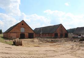 Усадьба Хоминских: конюшни