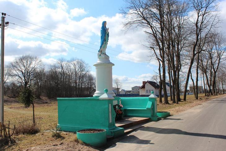 Усадьба Уместовских: часовня придорожная